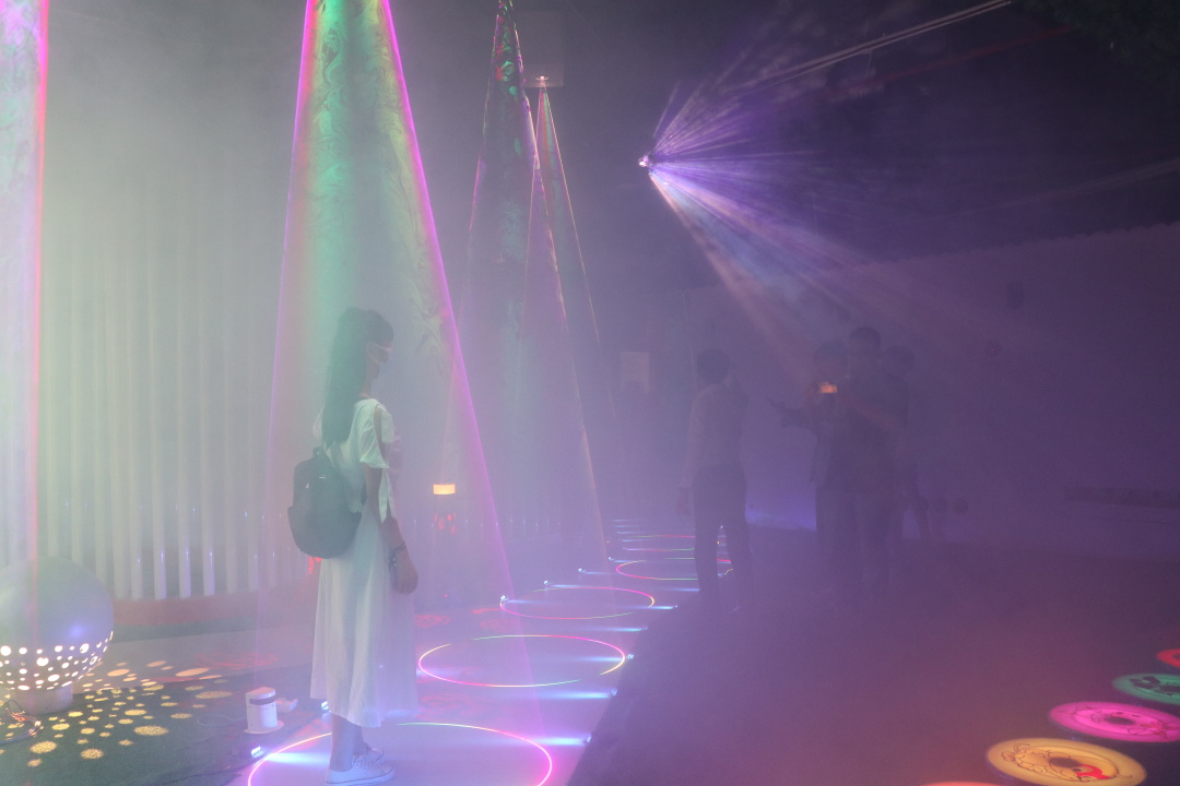 熱烈歡迎廣東職業(yè)技術(shù)學(xué)院光環(huán)境產(chǎn)業(yè)學(xué)院一行到雷色光電參觀學(xué)習(xí)！(圖8)