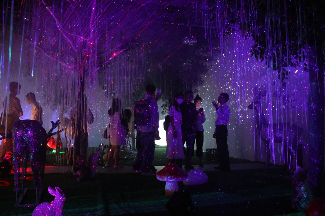 熱烈歡迎廣東職業(yè)技術(shù)學(xué)院光環(huán)境產(chǎn)業(yè)學(xué)院一行到雷色光電參觀學(xué)習(xí)！(圖15)