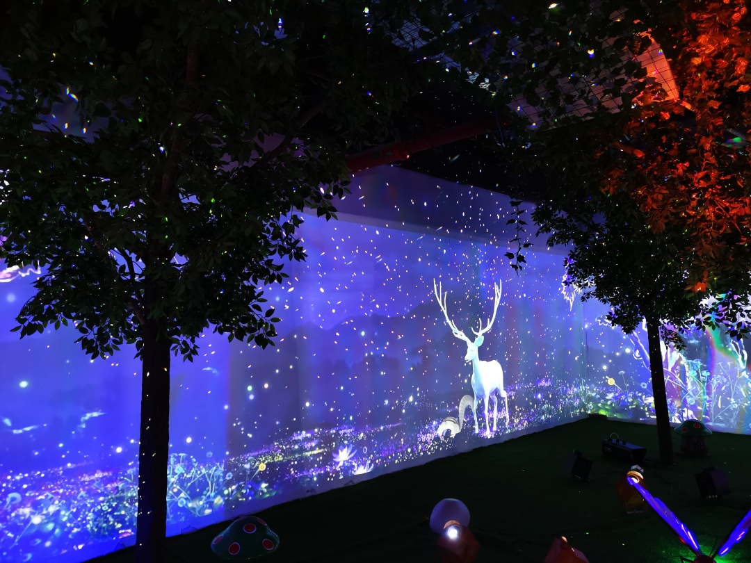 熱烈歡迎廣東職業(yè)技術(shù)學(xué)院光環(huán)境產(chǎn)業(yè)學(xué)院一行到雷色光電參觀學(xué)習(xí)！(圖11)