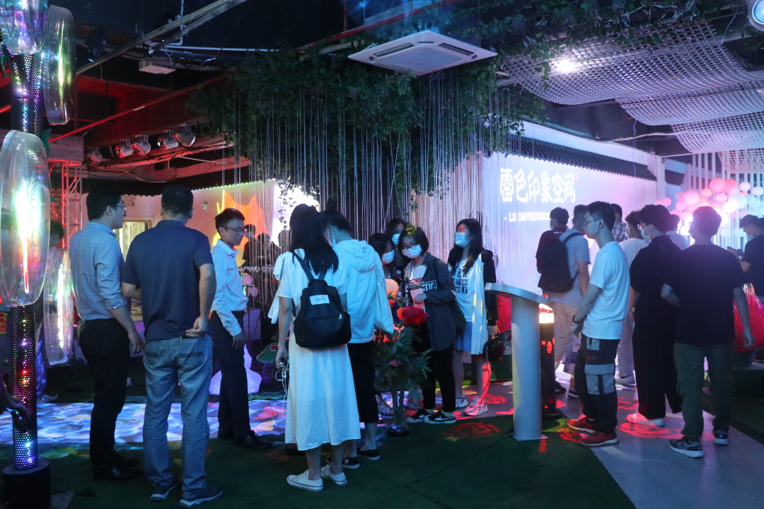 熱烈歡迎廣東職業(yè)技術(shù)學(xué)院光環(huán)境產(chǎn)業(yè)學(xué)院一行到雷色光電參觀學(xué)習(xí)！(圖19)