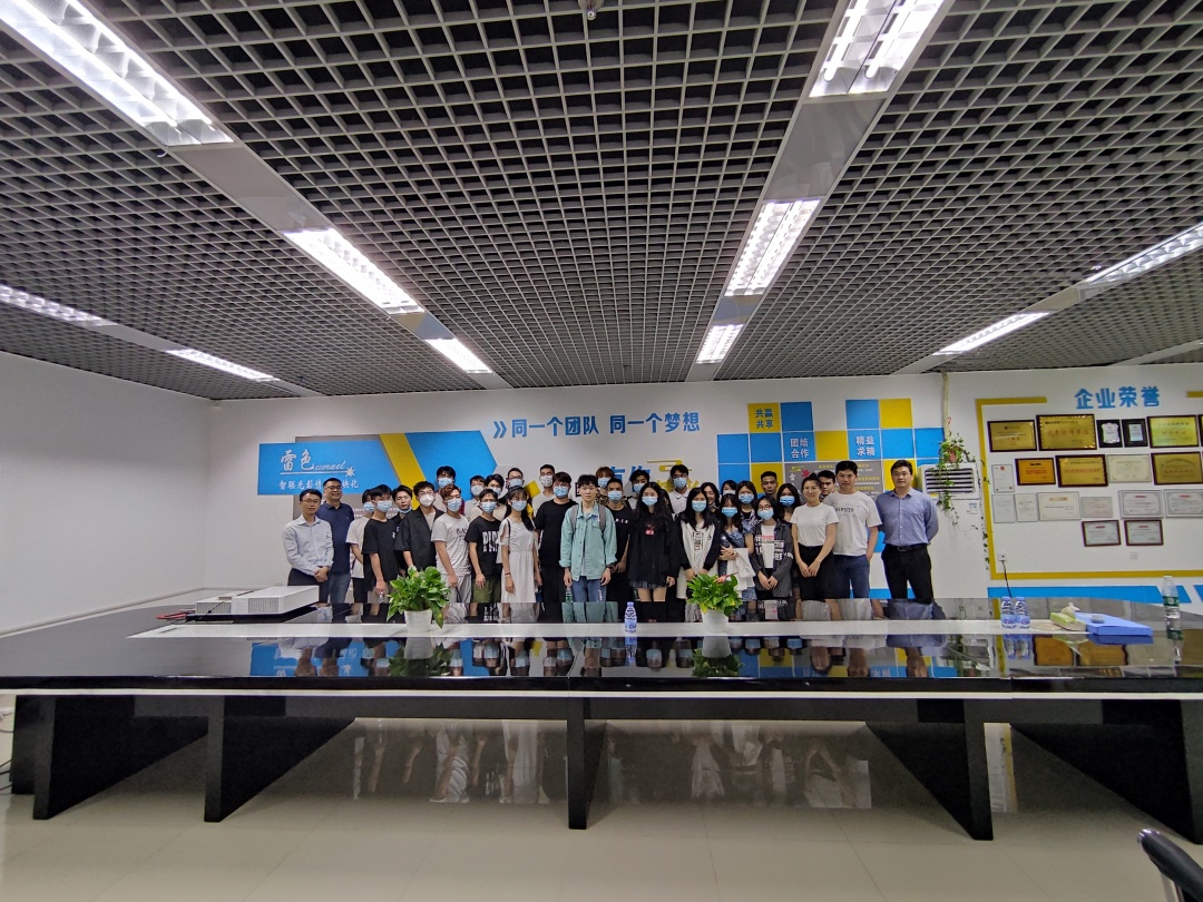 熱烈歡迎廣東職業(yè)技術(shù)學(xué)院光環(huán)境產(chǎn)業(yè)學(xué)院一行到雷色光電參觀學(xué)習(xí)！(圖20)