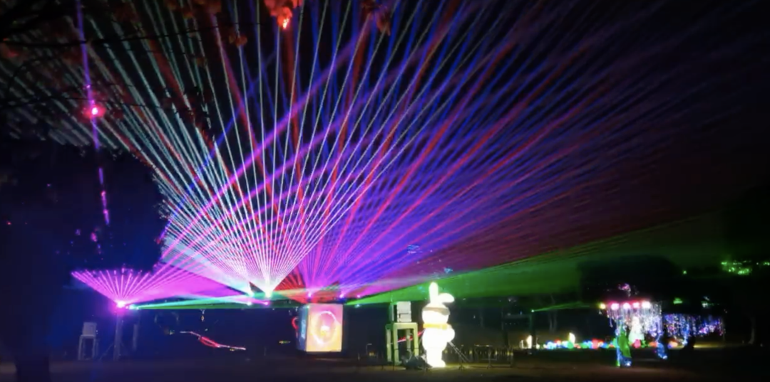 雷色光電打造《夢(mèng)境光語(yǔ)》夜場(chǎng)燈光秀震撼來(lái)襲！(圖7)